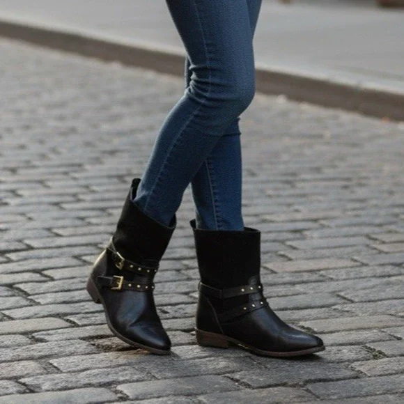 Coach Lilliana Leather Ankle Moto Boots Size 7.5 B Gold Studded Buckle Shoes - Picture 1 of 16